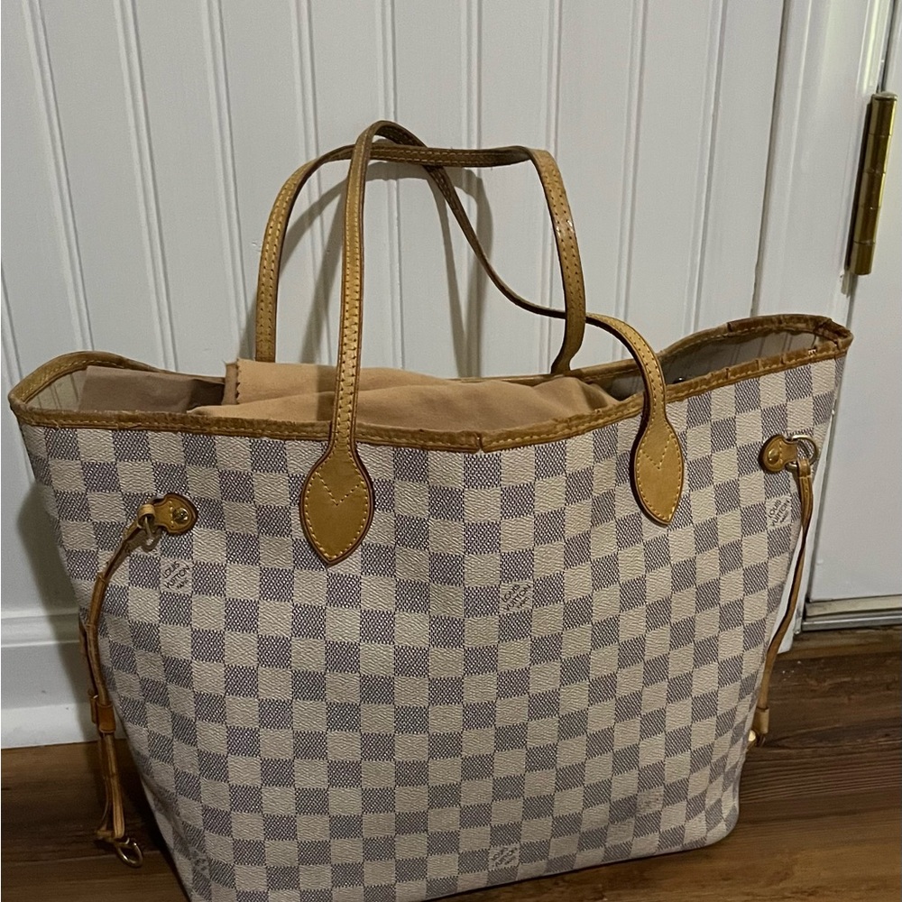 Louis Vuitton Neverfull MM in Damier Azur - Picture 2 of 13